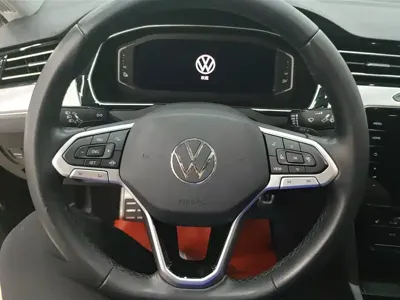 Volkswagen 迈腾 PHEV 2024, 61200 км, за 15594.68 USD - фото 15