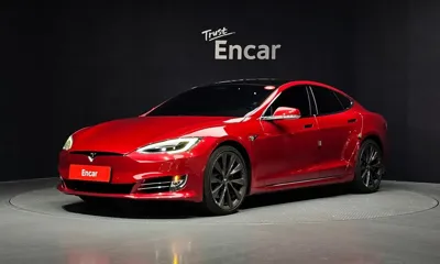 Tesla Model S · 2019 год