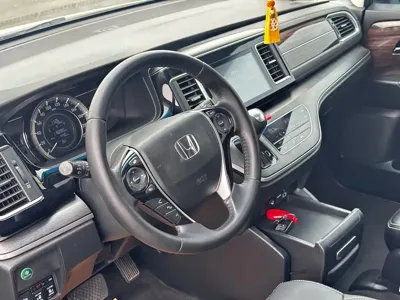 Honda Elysion 2017, 118000 км, за 11594.83 USD