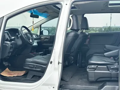 Honda Elysion 2017, 118000 км, за 11594.83 USD - фото 9