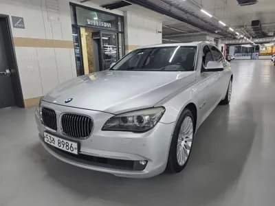 BMW 7-Series · 2010 год