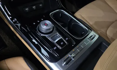 Kia Canival 2023, 27603 км, за 18970.72 USD - фото 9