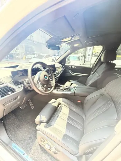 BMW X7 2025, 5460 км, за 99776.82 USD