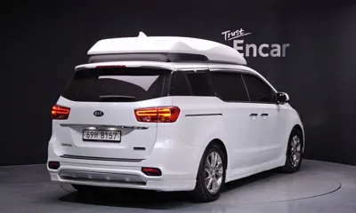 Kia Canival 2019, 80342 км, за 16279.21 USD
