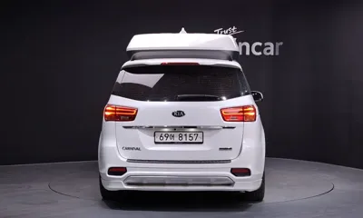 Kia Canival 2019, 80342 км, за 16279.21 USD