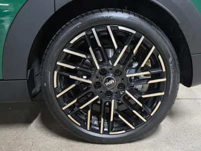 MINI Cooper 2025, 4105 км, за 23419.22 USD