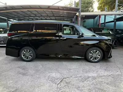 Toyota Alphard 2023, 7000 км, за 84989.52 USD