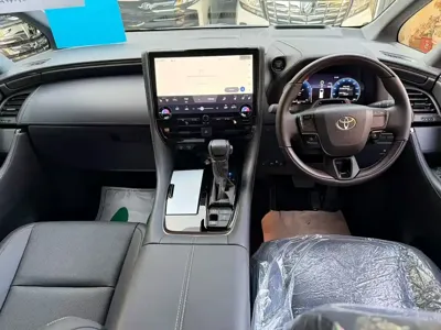 Toyota Alphard 2023, 7000 км, за 84989.52 USD