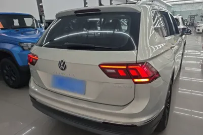 Volkswagen Tiguan L 2021, 58600 км, за 15265 USD