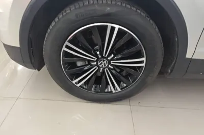 Volkswagen Tiguan L 2021, 58600 км, за 15265 USD - фото 10