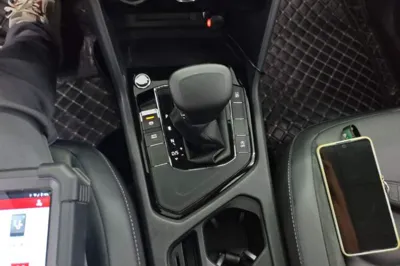 Volkswagen Tiguan L 2021, 58600 км, за 15265 USD - фото 16