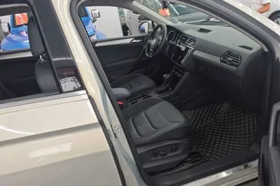 Volkswagen Tiguan L 2021, 58600 км, за 15265 USD - фото 19