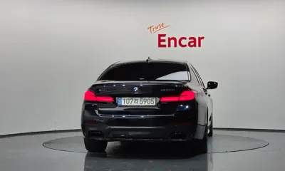 BMW 5-Series 2022, 16725 км, за 39005 USD