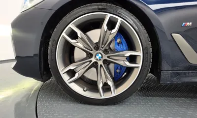 BMW 5-Series 2022, 16725 км, за 39005 USD