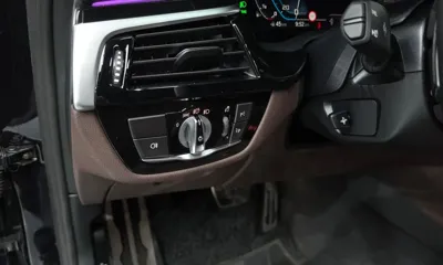 BMW 5-Series 2022, 16725 км, за 39005 USD - фото 27
