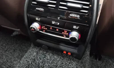 BMW 5-Series 2022, 16725 км, за 39005 USD - фото 32
