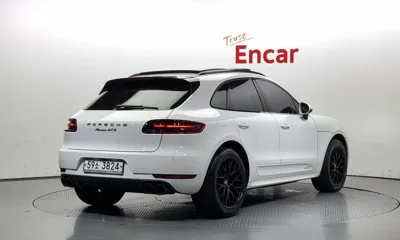 Porsche Macan 2018, 123164 км, за 23581.18 USD