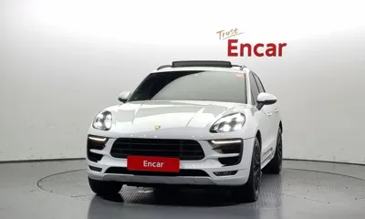 Porsche Macan 2018, 123164 км, за 23581.18 USD