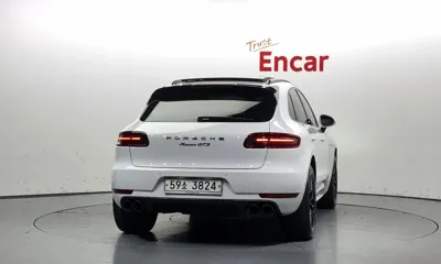 Porsche Macan 2018, 123164 км, за 23581.18 USD
