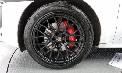 Porsche Macan 2018, 123164 км, за 23581.18 USD