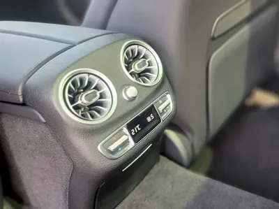 Mercedes-Benz E-Class 2022, 23907 км, за 45784.29 USD - фото 12