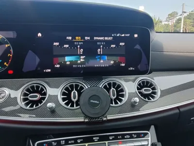 Mercedes-Benz E-Class 2022, 23907 км, за 45784.29 USD - фото 15