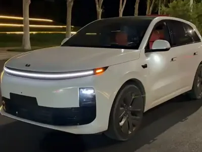 Li Auto Li L6 · 2024 год
