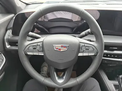 Cadillac XT4 2025, 4000 км, за 18510.53 USD
