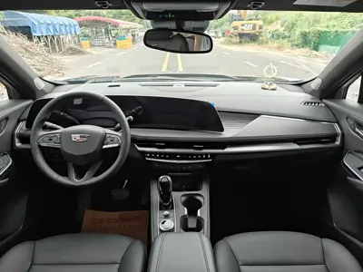 Cadillac XT4 2025, 4000 км, за 18510.53 USD - фото 7