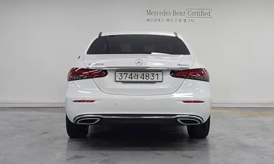Mercedes-Benz E-Class 2022, 23885 км, за 30279.34 USD