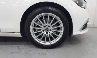 Mercedes-Benz E-Class 2022, 23885 км, за 30279.34 USD