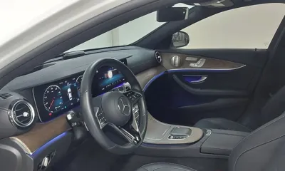 Mercedes-Benz E-Class 2022, 23885 км, за 30279.34 USD - фото 13