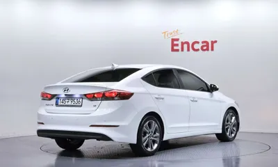 Hyundai Avante 2018, 80044 км, за 7800.11 USD