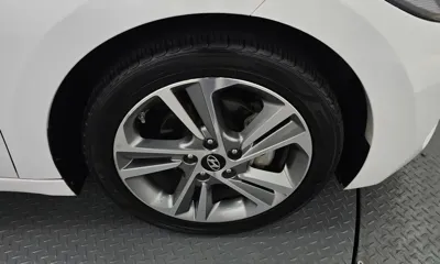 Hyundai Avante 2018, 80044 км, за 7800.11 USD