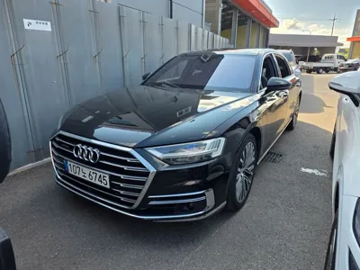 Audi A8 · 2021 год