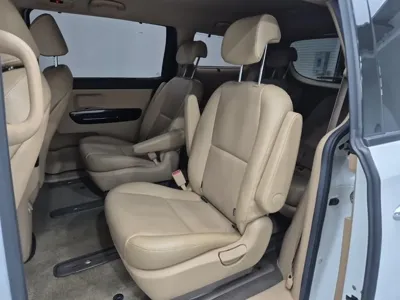 Kia Canival 2017, 117626 км, за 6236.05 USD - фото 12