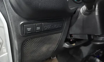 Jeep Wrangler 2011, 183338 км, за 7618.67 USD - фото 19