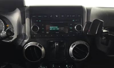 Jeep Wrangler 2011, 183338 км, за 7618.67 USD - фото 31