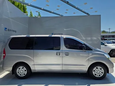 Hyundai Starex 2017, 85612 км, за 8008.4 USD