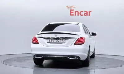 Mercedes-Benz C-Class 2017, 163635 км, за 8587.05 USD