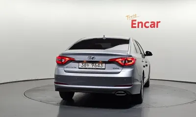 Hyundai Sonata 2015, 152951 км, за 4430.88 USD