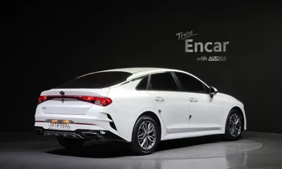 Kia K5 2021, 110721 км, за 9780.61 USD