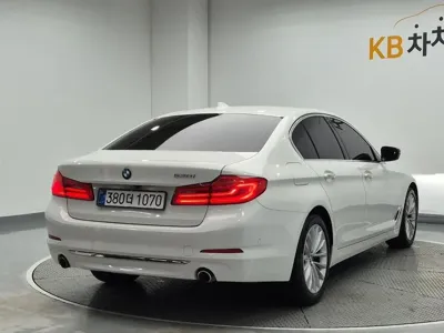 BMW 5-Series 2018, 123384 км, за 9686.01 USD