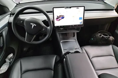 Tesla Model Y 2023, 32400 км, за 28602 USD - фото 6