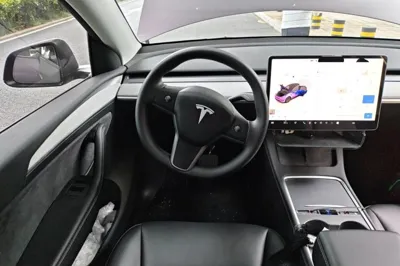 Tesla Model Y 2023, 32400 км, за 28602 USD - фото 7