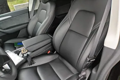 Tesla Model Y 2023, 32400 км, за 28602 USD - фото 12