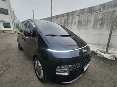 Hyundai Staria 2022, 76000 км, за 18566.79 USD