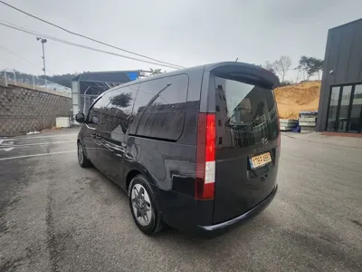 Hyundai Staria 2022, 76000 км, за 18566.79 USD - фото 6