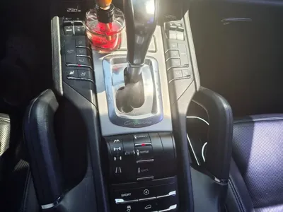 Porsche Cayenne 2013, 218500 км, за 8262.83 USD