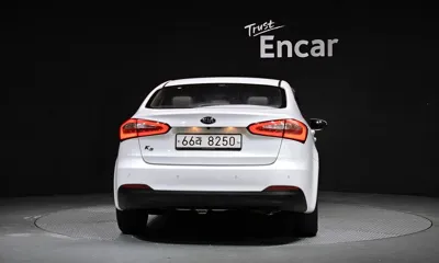 Kia K3 2015, 158157 км, за 3243.84 USD